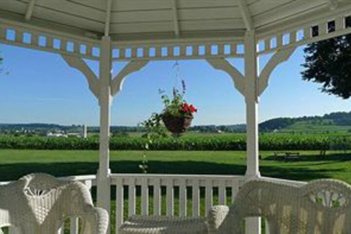 Stoltzfus Bed & Breakfast