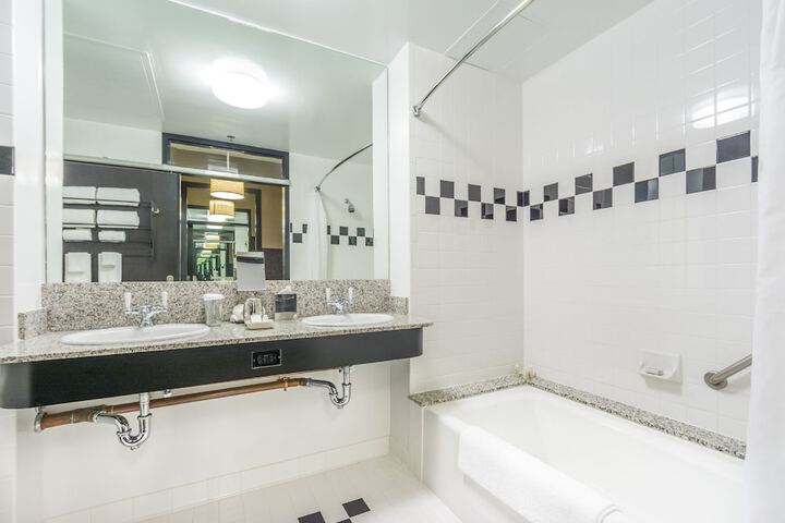 Proximity Hotel