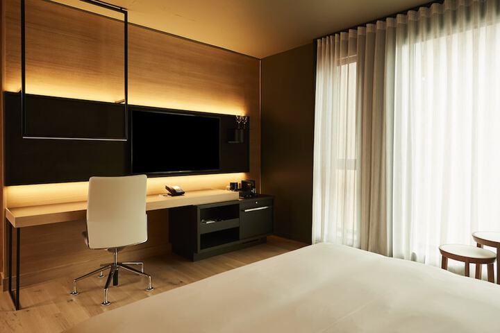 Room 9 of 44