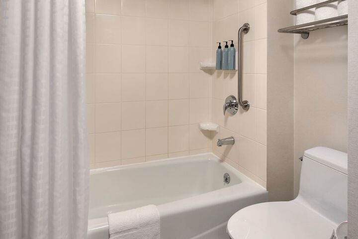 Room 18 of 25
