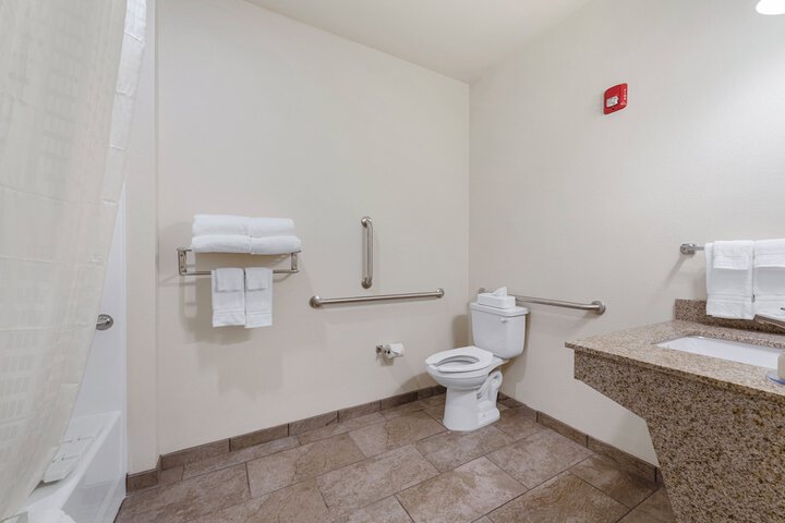 Cobblestone Hotel & Suites - Urbana
