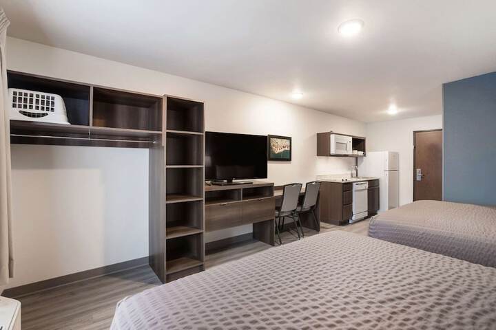 WoodSpring Suites Detroit Madison Heights