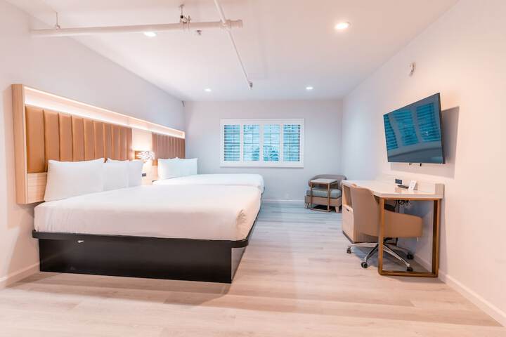 Room 10 of 26