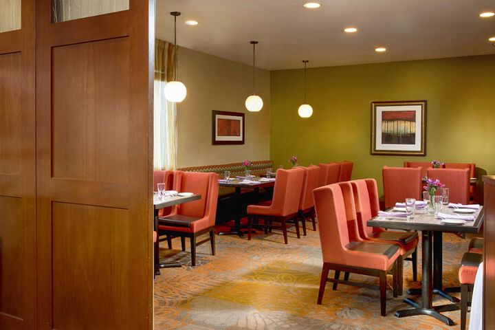 DOUBLETREE BY HILTON NORWALK