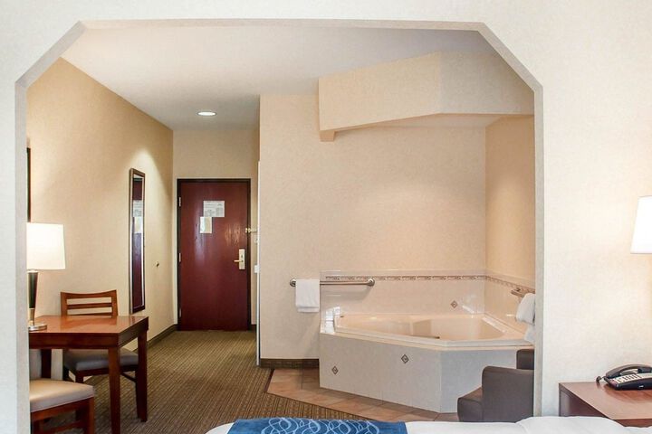 Room 11 of 27