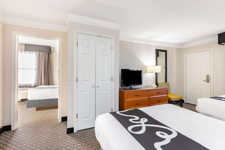 Room 13 of 23