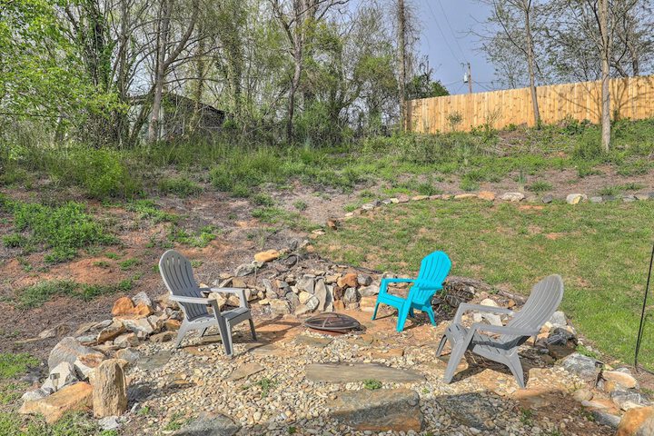 Stylish Woodfin Home w / Backyard & Fire Pit