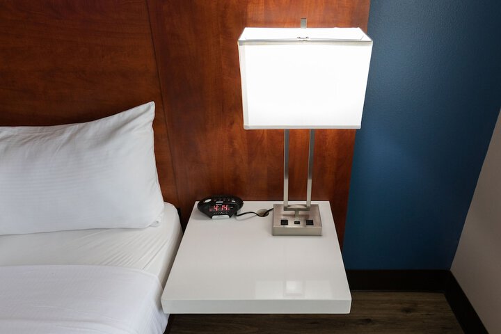 Room 74 of 170