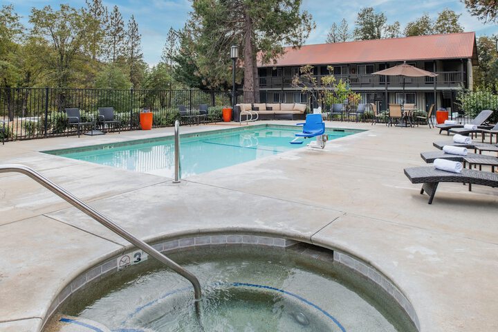 Pool 17 of 50