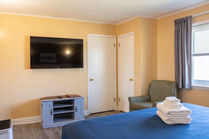 Colonial Inn Motel