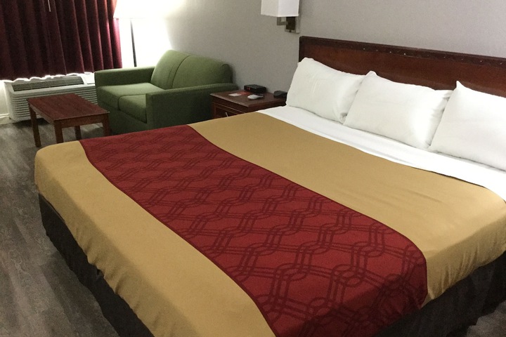 Room 21 of 74