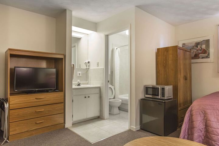 Room 15 of 48