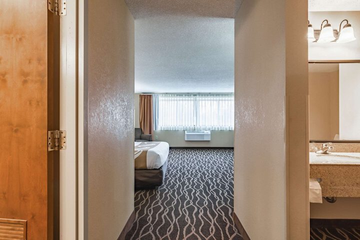 Room 22 of 46