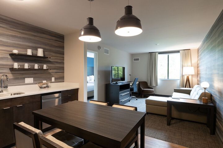 Room 11 of 20
