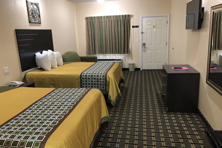 Room 2 of 20