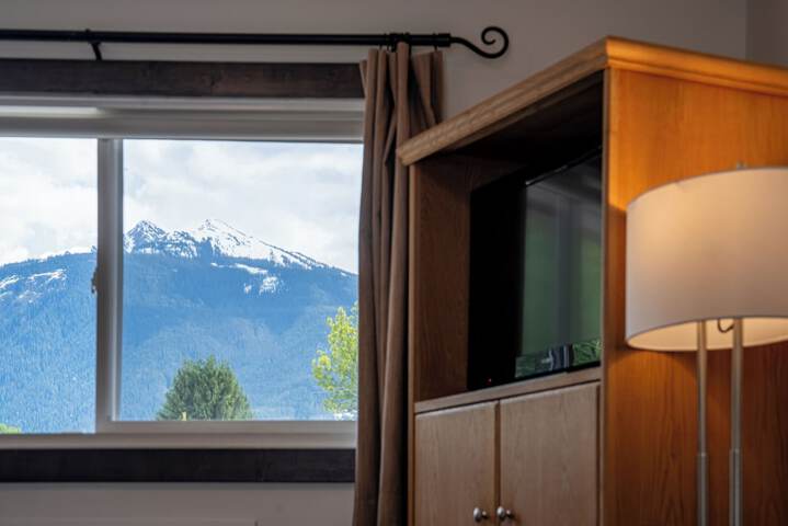 Swiss Chalet Motel
