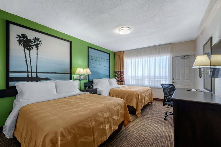 Room 35 of 40