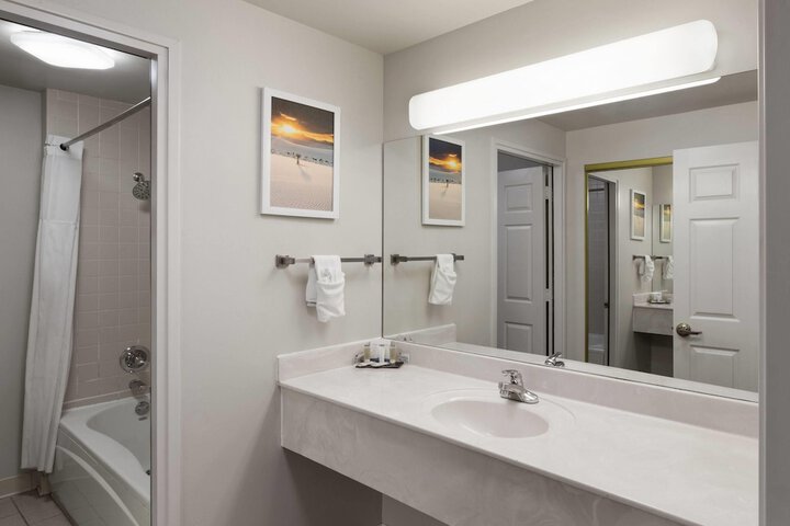 Days Inn by Wyndham Mountain Home
