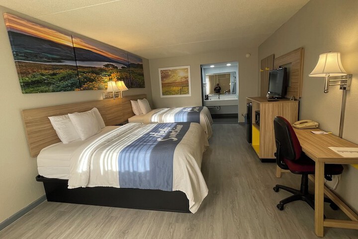 Days Inn by Wyndham Salina South