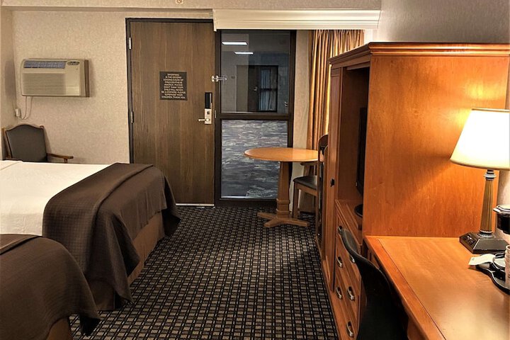 Room 8 of 69
