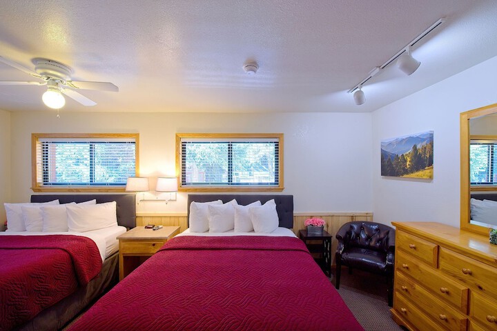 Room 10 of 16