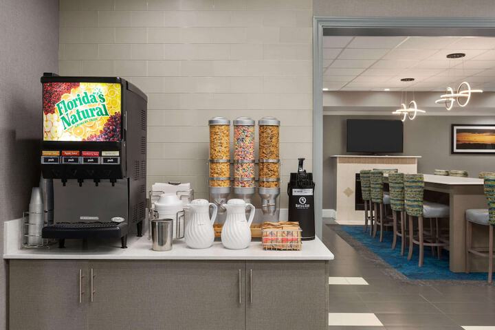 La Quinta Inn & Suites by Wyndham Dublin