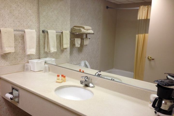 Room 9 of 15