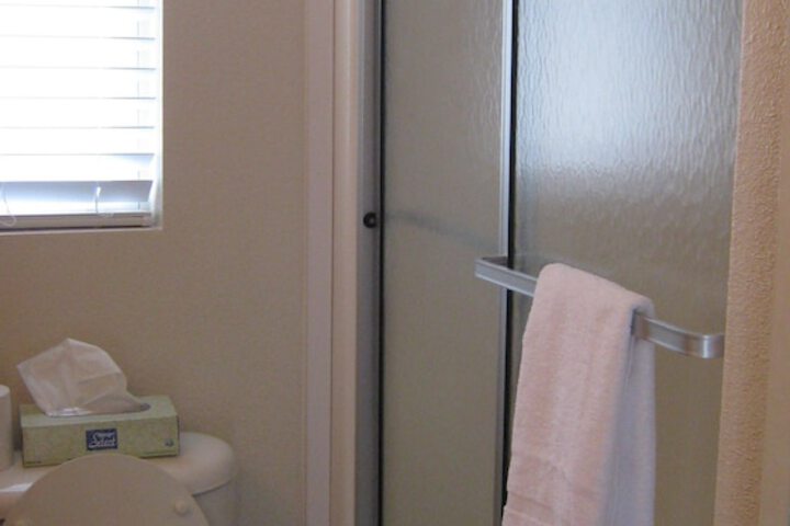 Room 16 of 28
