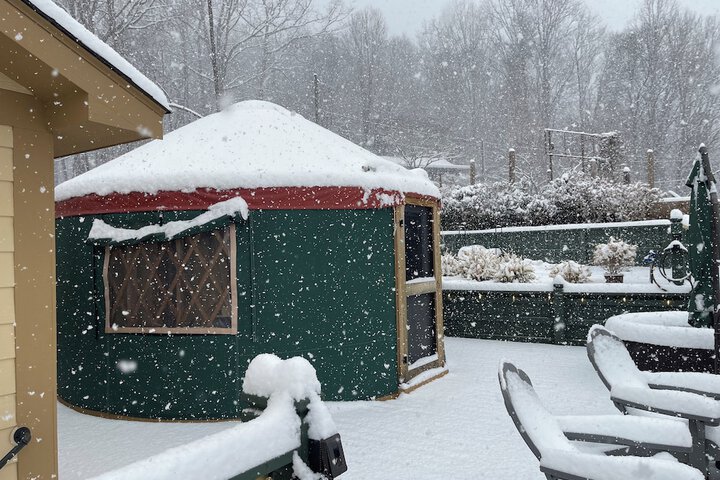 Mountain Aire Cottages Inn & Glamping