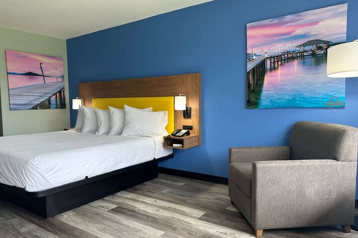 Days Inn & Suites by Wyndham Jennings
