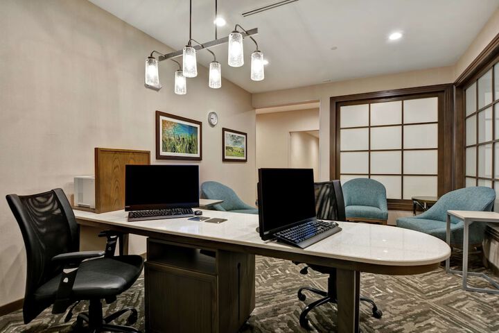 Business Center 71 of 71