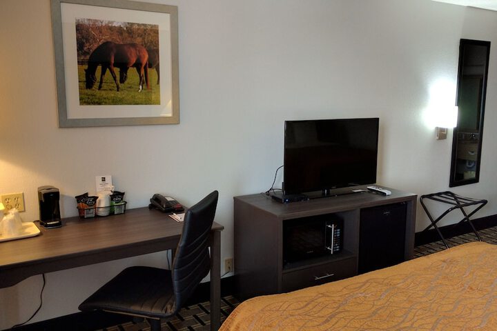 Room 16 of 32