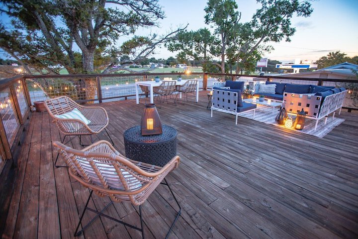 Sundeck 38 of 42