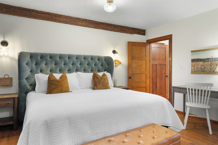Phoenicia Lodge