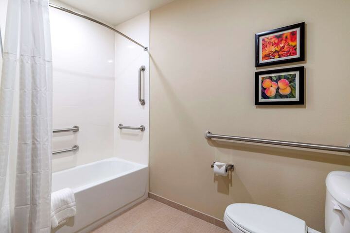 Comfort Suites Newnan