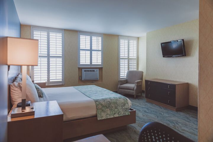 Room 25 of 34