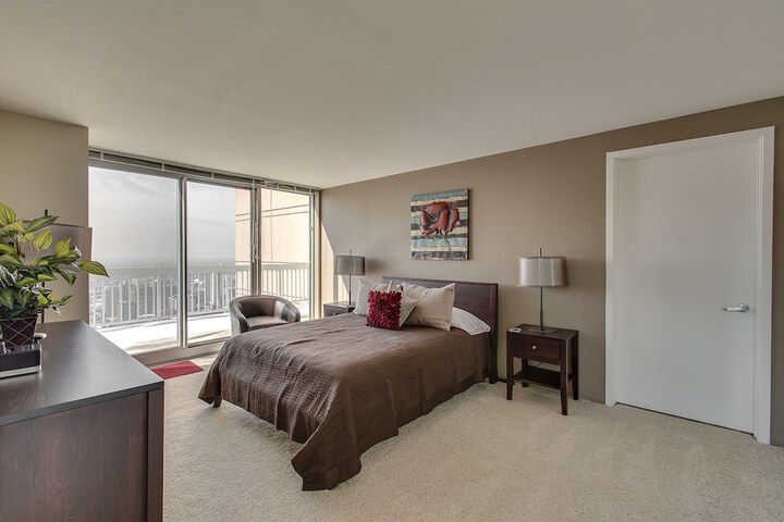 Room 73 of 107