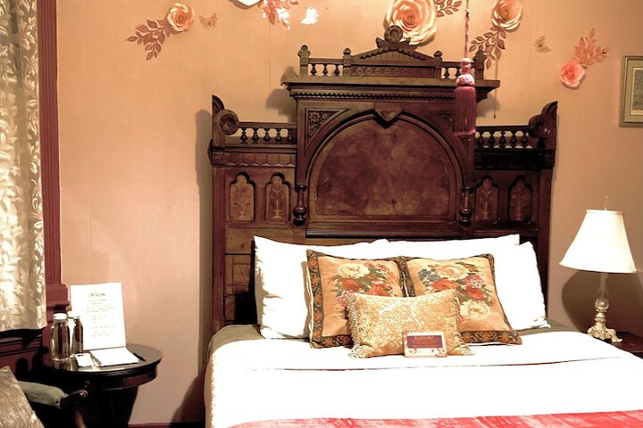 Coppersmith Inn B & B
