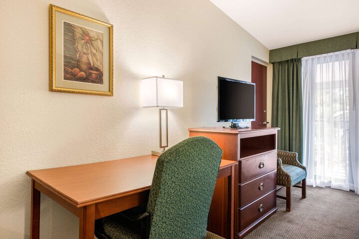 Room 22 of 40