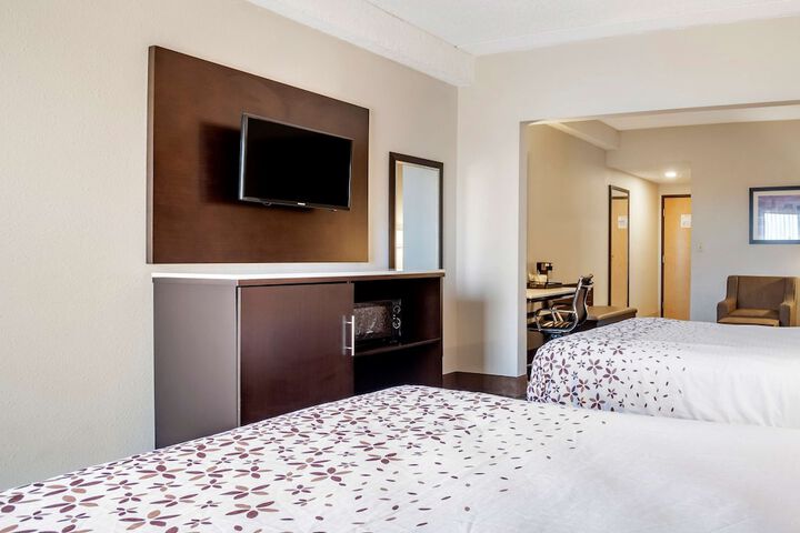 Room 13 of 31