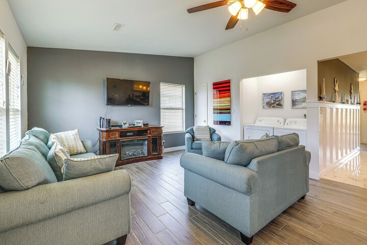 North Topsail Beach Townhome: Walk to the Beach!