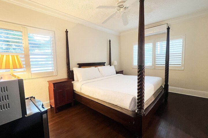 Room 20 of 37