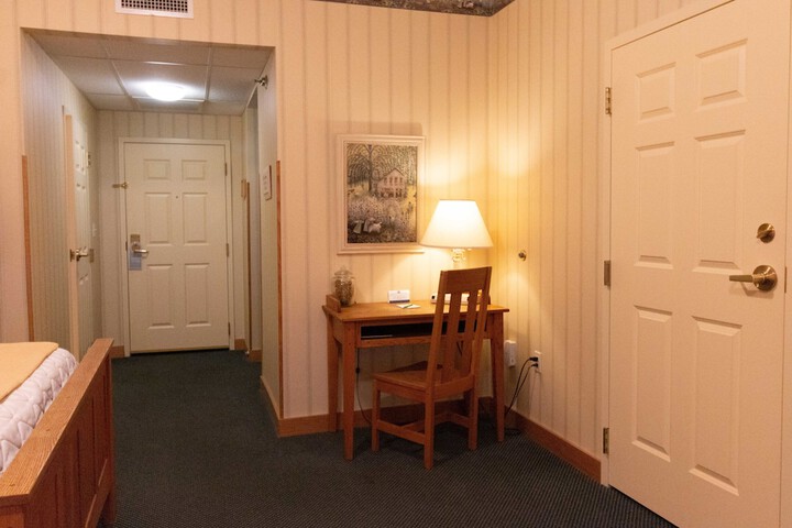 Essenhaus Inn & Conference Center