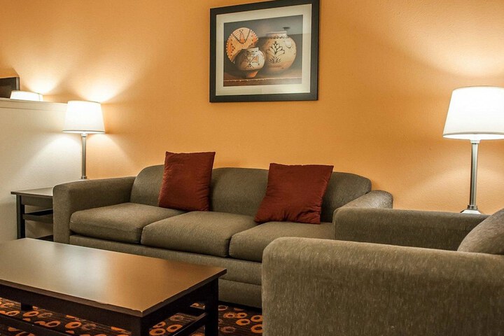 Room 15 of 40