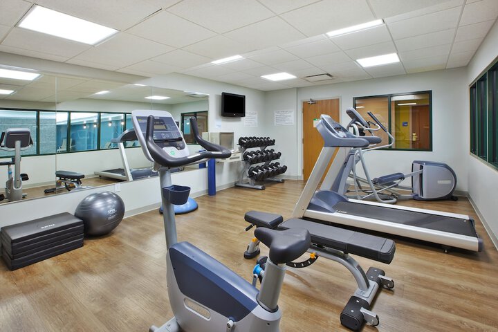 Holiday Inn Express Hotel & Suites Rochester - Victor by IHG
