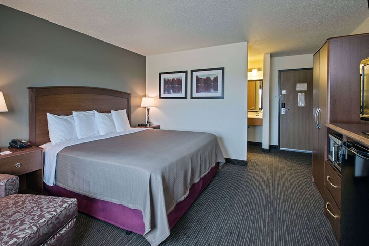 Room 12 of 28