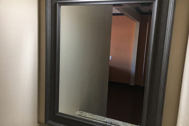 Room 13 of 19