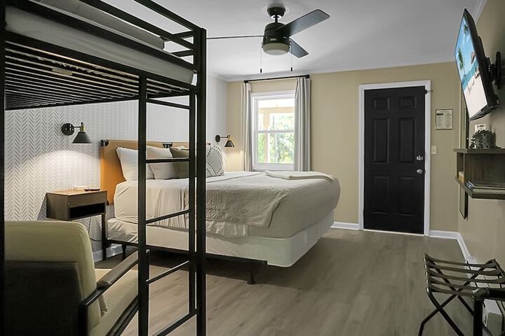 Room 40 of 112