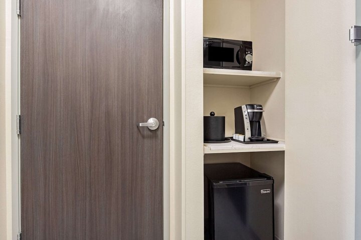 La Quinta Inn & Suites by Wyndham Morgan Hill-San Jose South