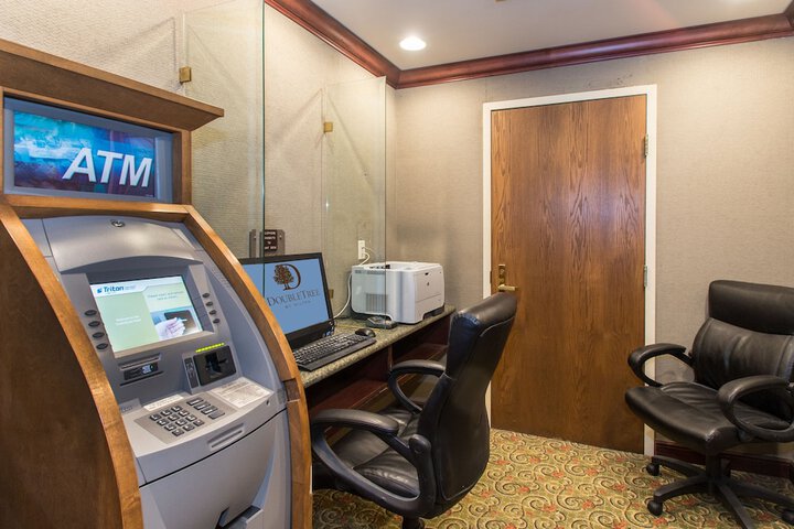 Business Center 36 of 36